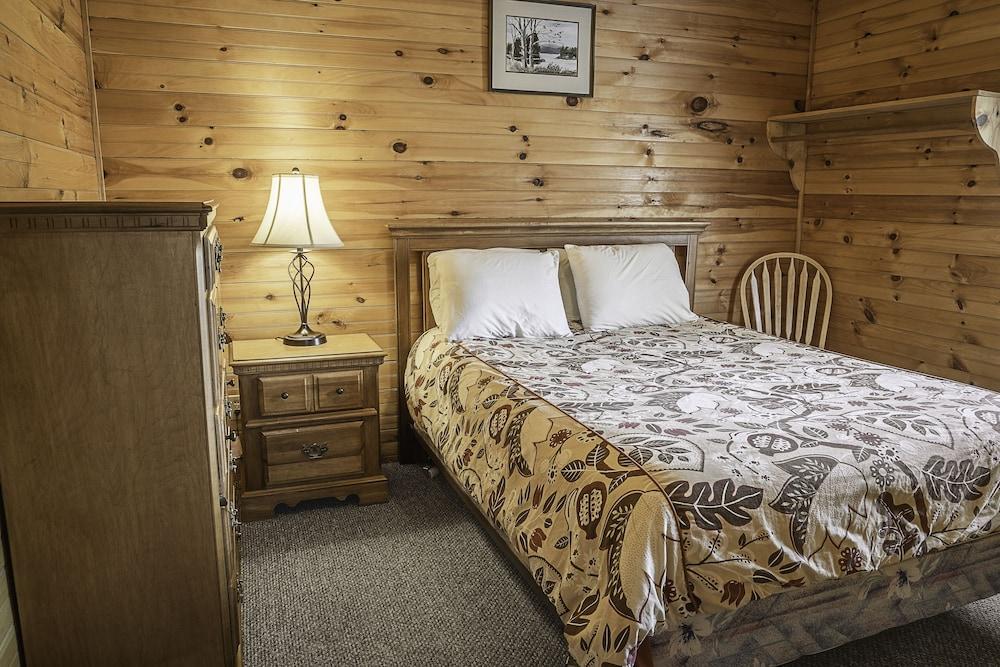 Cabin Close to NR 3 Pet Policy