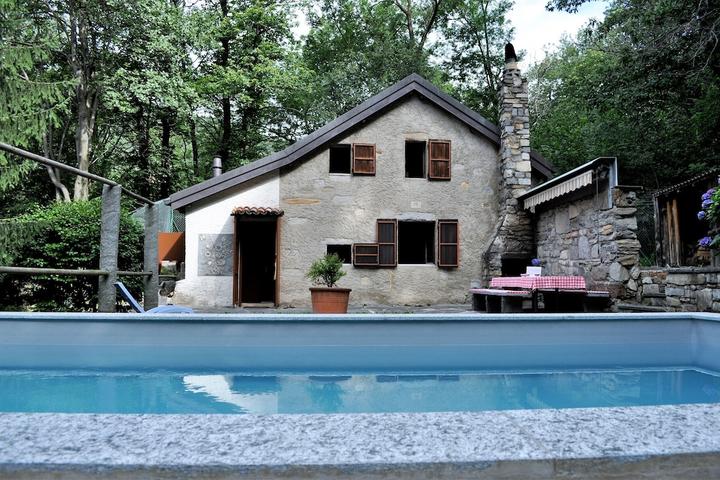 Pet Friendly Romantic Organic Tessiner Cottage with Pool
