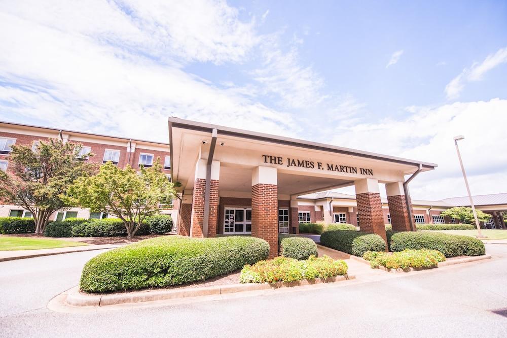 Clemson University's James F. Martin Inn Pet Policy