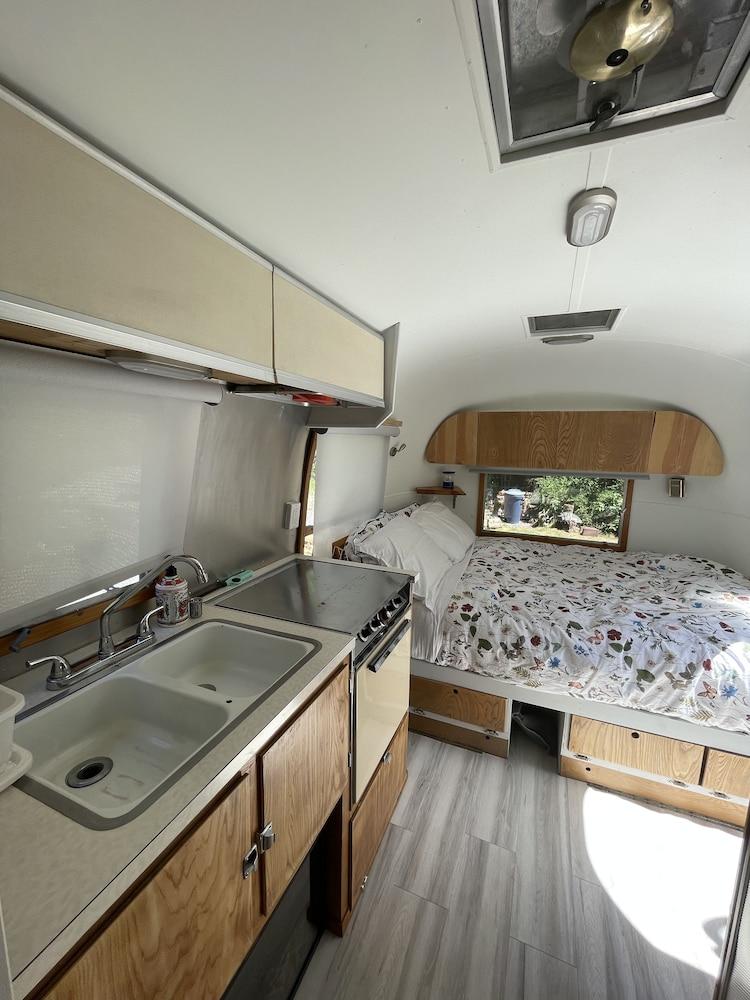 Pet Friendly Airstream on the Cowichan River