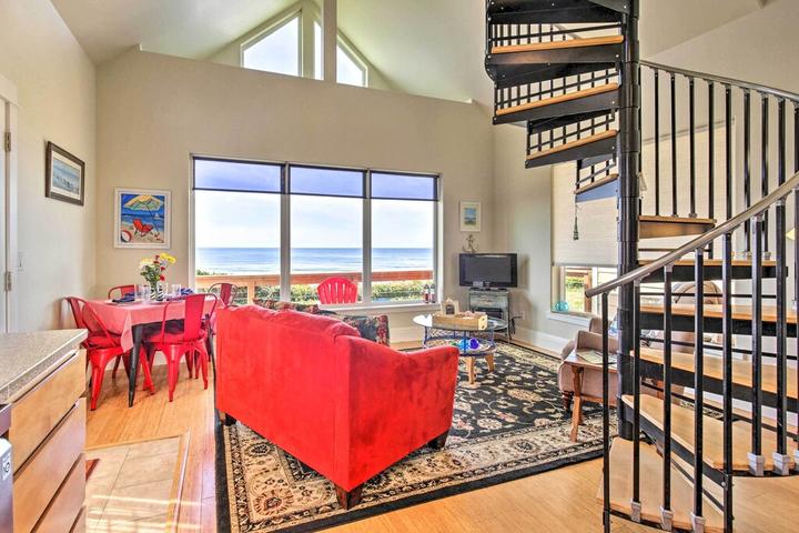Pet Friendly Oceanfront Cottage With Beach Access