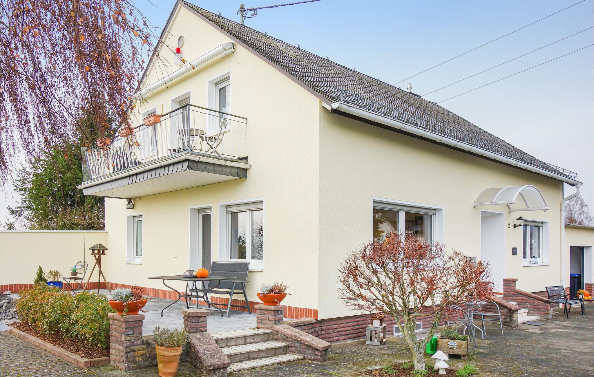 Pet Friendly 3-Bedroom Accommodation in Müllenbach
