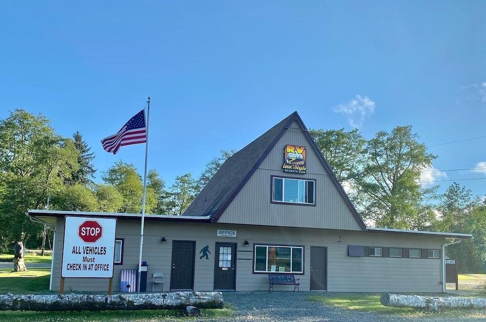 Pet Friendly Wallicut River RV and Campground Resort