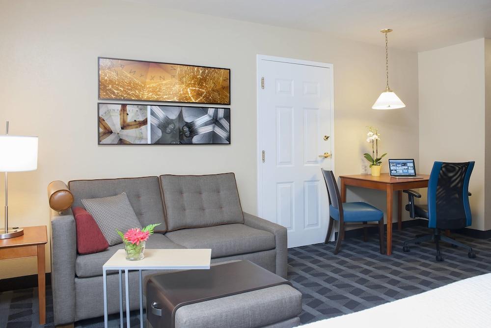 Pet Friendly TownePlace Suites Indianapolis Keystone