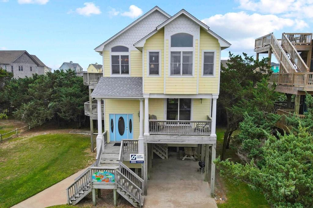 Pet Friendly Oceanside Home with Hot Tub & Wet Bar