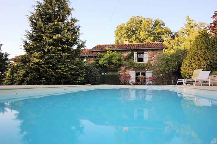 Pet Friendly Charming House with Private Heated Pool & Sauna