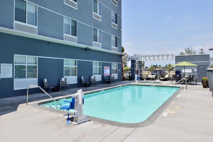 Pet Friendly Holiday Inn Express & Suites Loma Linda- San Bernardino S an IHG Hotel