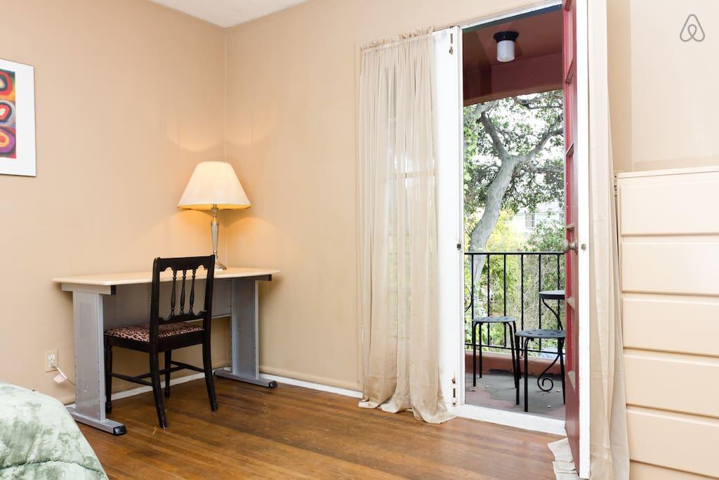 Albany Airbnb Rentals Pet Policy