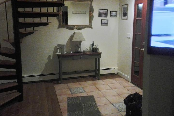 Pet Friendly 6BR Summer House 10 Minutes to the Beach