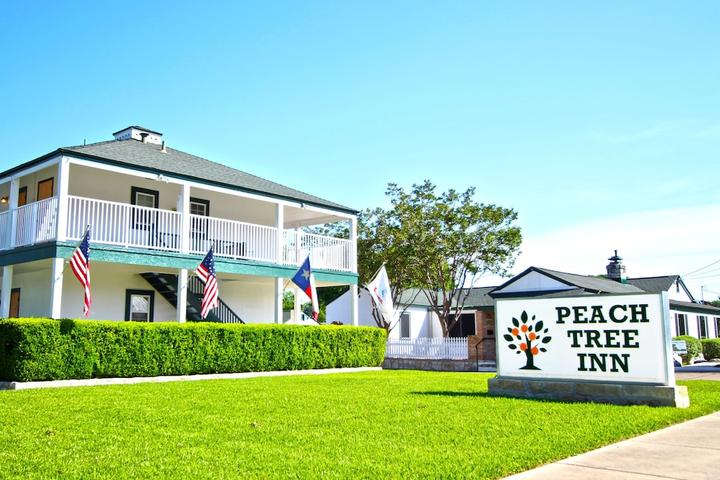 Pet Friendly Peach Tree Inn & Suites