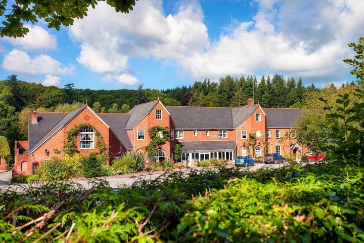 Pet Friendly Fox & Hounds Country Hotel