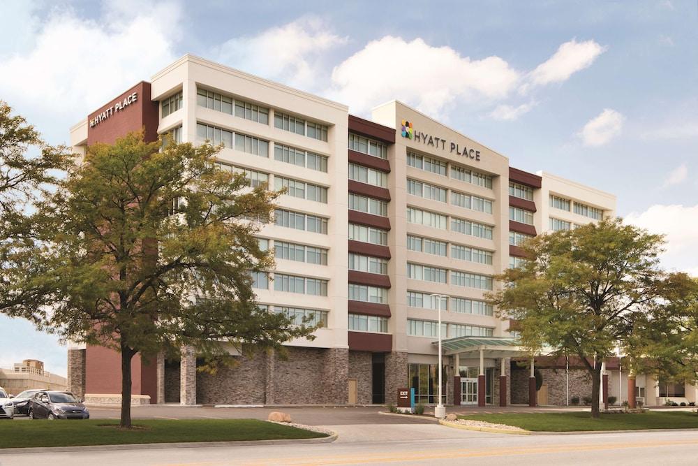 Pet Friendly Hyatt Place Chicago O'Hare Airport
