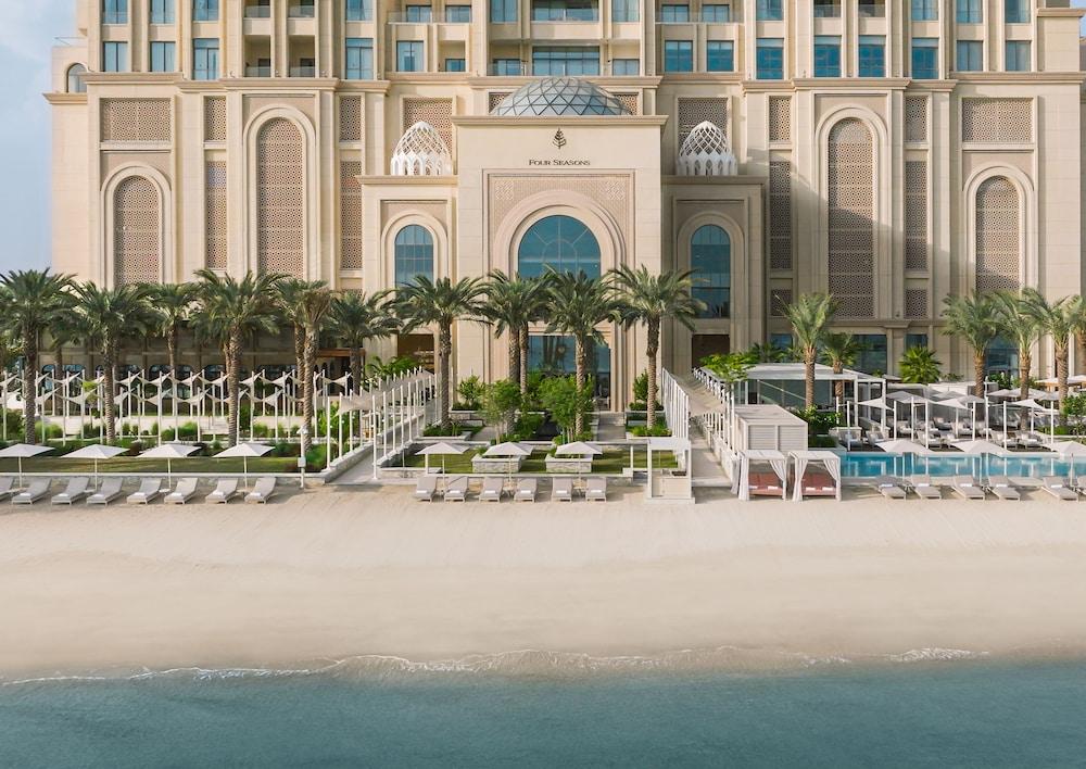 Pet Friendly Four Seasons Resort and Residences at the Pearl - Qatar