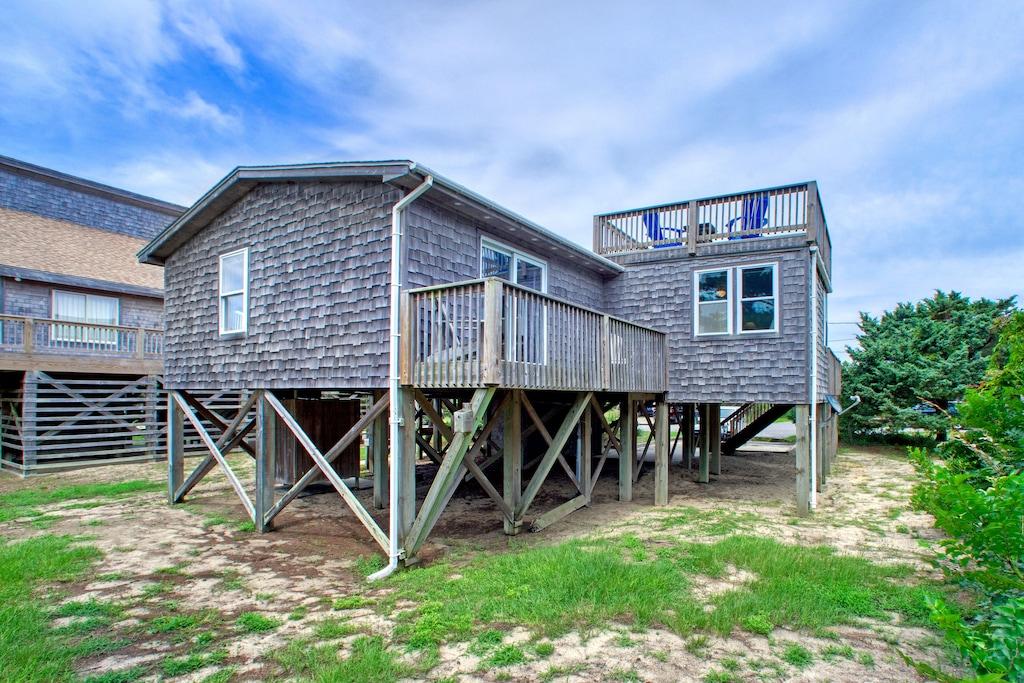 Pet Friendly Home with Deck & Beach Access