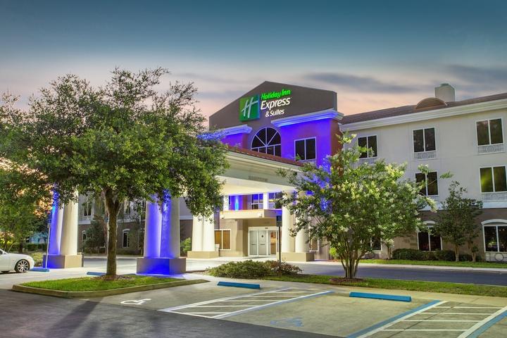 Pet Friendly Holiday Inn Express Hotel & Suites Silver Springs - Ocala an IHG Hotel