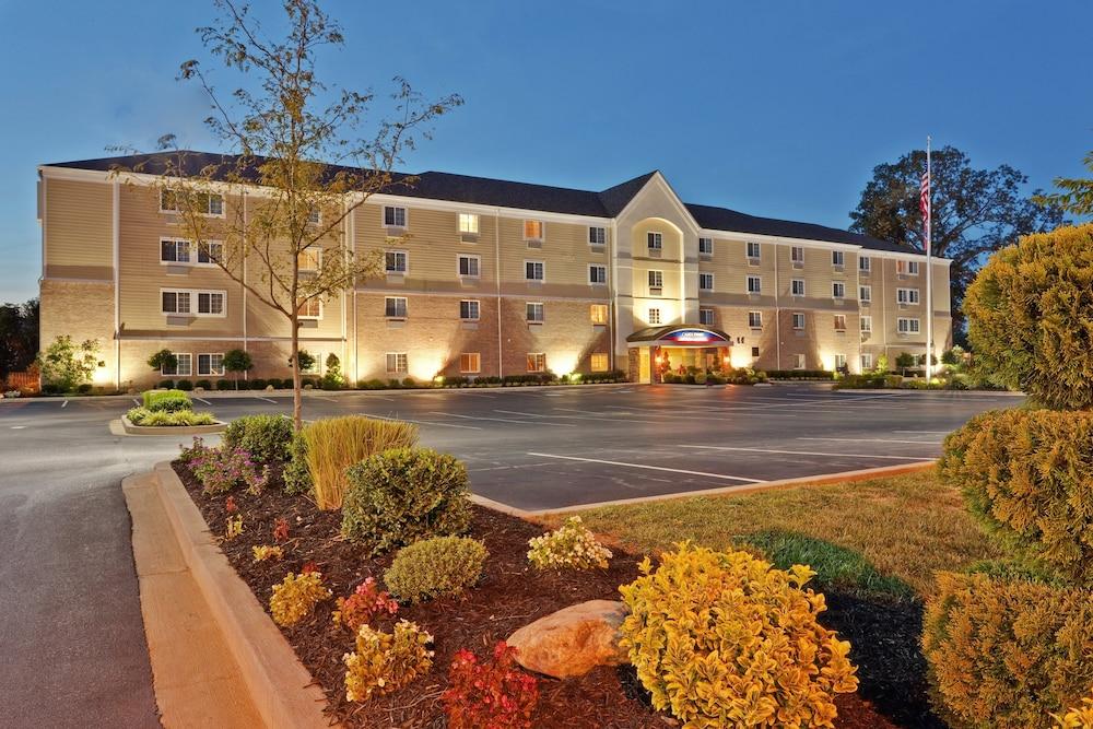 Pet Friendly Candlewood Suites Bowling Green an IHG Hotel