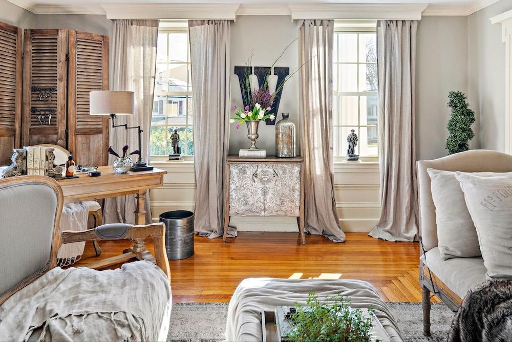 Pet Friendly The Watson Boutique Bed & Breakfast