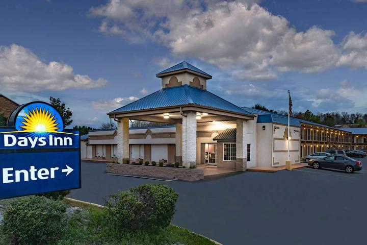 Pet Friendly Days Inn by Wyndham Cookeville