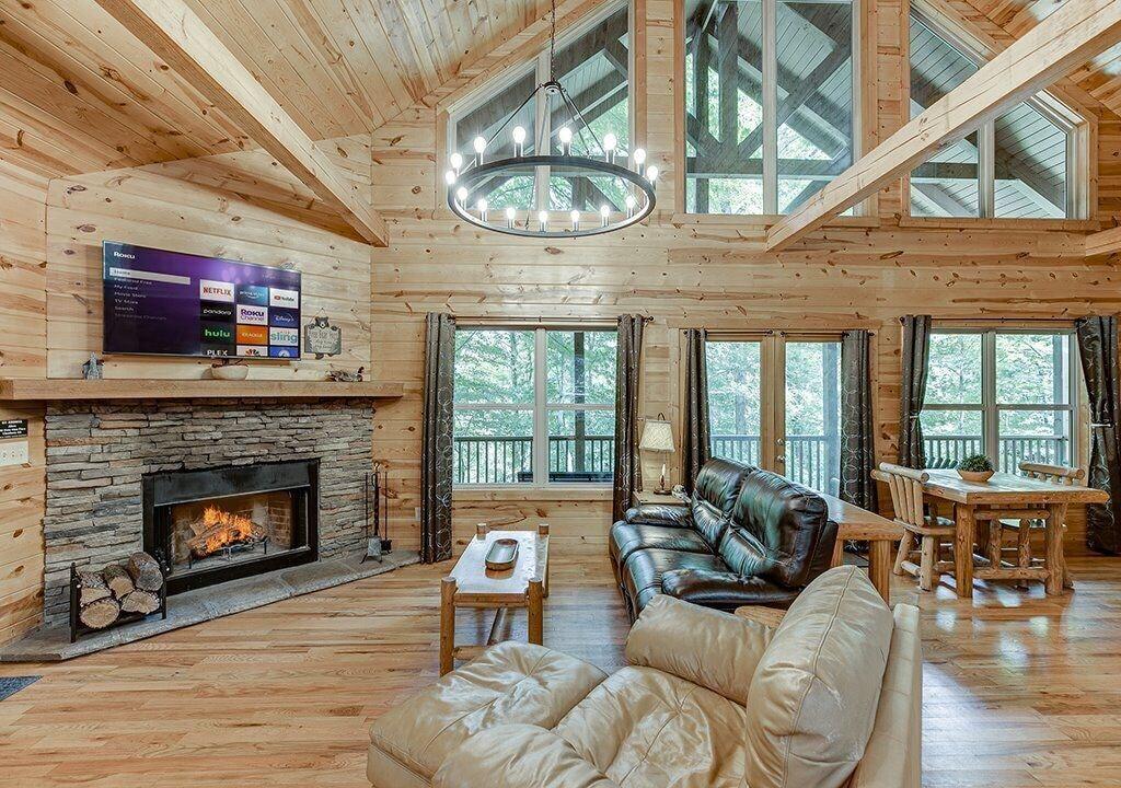 Pet Friendly Beautiful 2BR Cabin with Fire Pit by the Creek