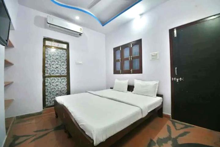 Pet Friendly MGH 112 Bhagyashali Hotel & Guest House