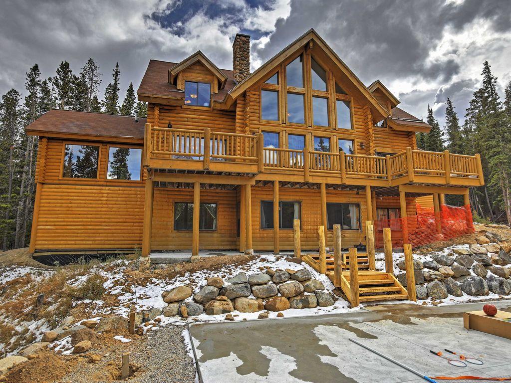 Pet Friendly 6-Bedroom Alma Cabin with Spectacular Mountain Views