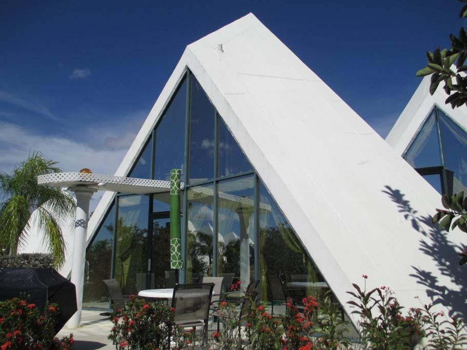 San Carlos Park Airbnb Rentals Pet Policy