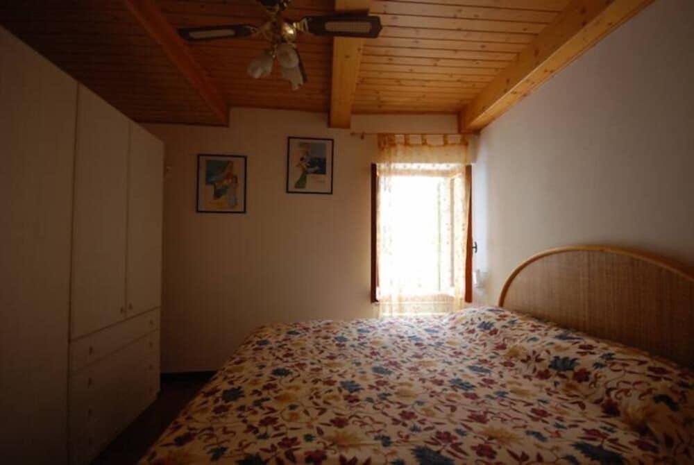 Pet Friendly Apartment/ Flat - 10 Meters from the Sea