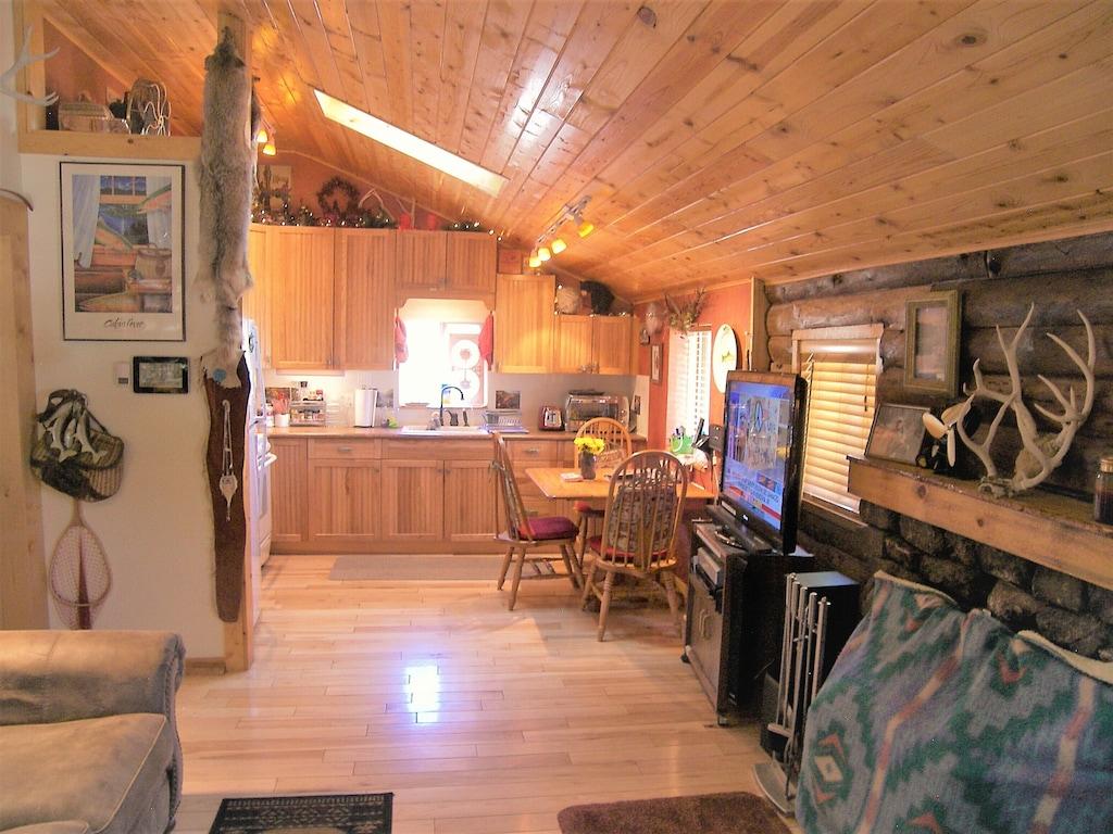 Pet Friendly Cabin with Wi-Fi 200 Ft from South Platte River