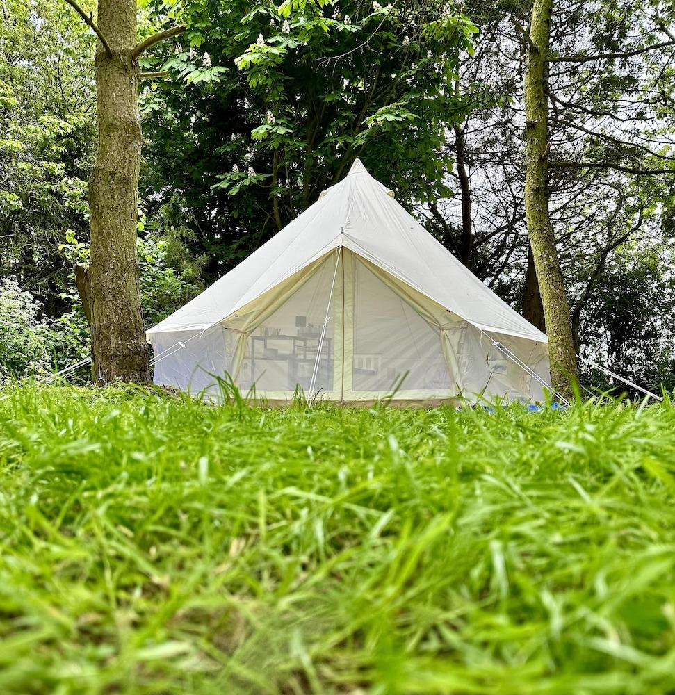 Pet Friendly Spacious Bell Tent at Herigerbi Park Lincolnshire