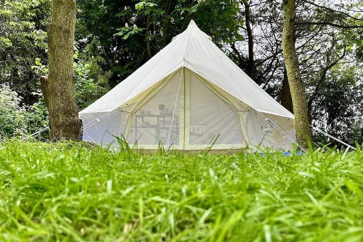 Pet Friendly Spacious Bell Tent at Herigerbi Park Lincolnshire