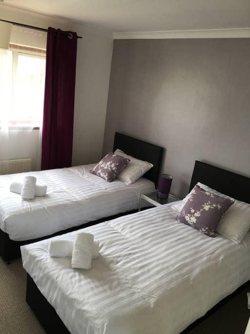 Pet Friendly Tibshelf Airbnb Rentals