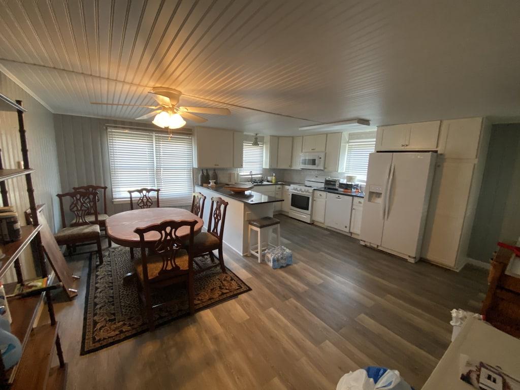 Fin's Fish Camp at Harker's Island Pet Policy