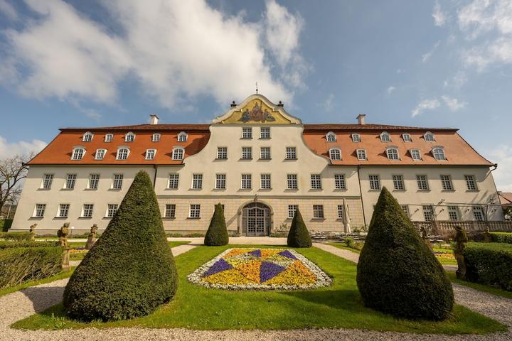 Pet Friendly Hotel Schloss Lautrach