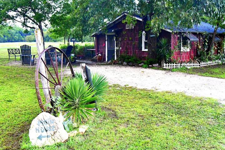 Pet Friendly Saddle House Cabin