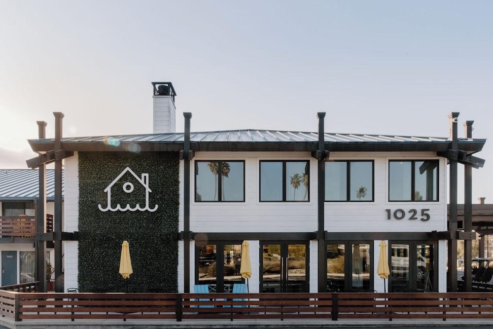 Pet Friendly The Lakehouse Resort