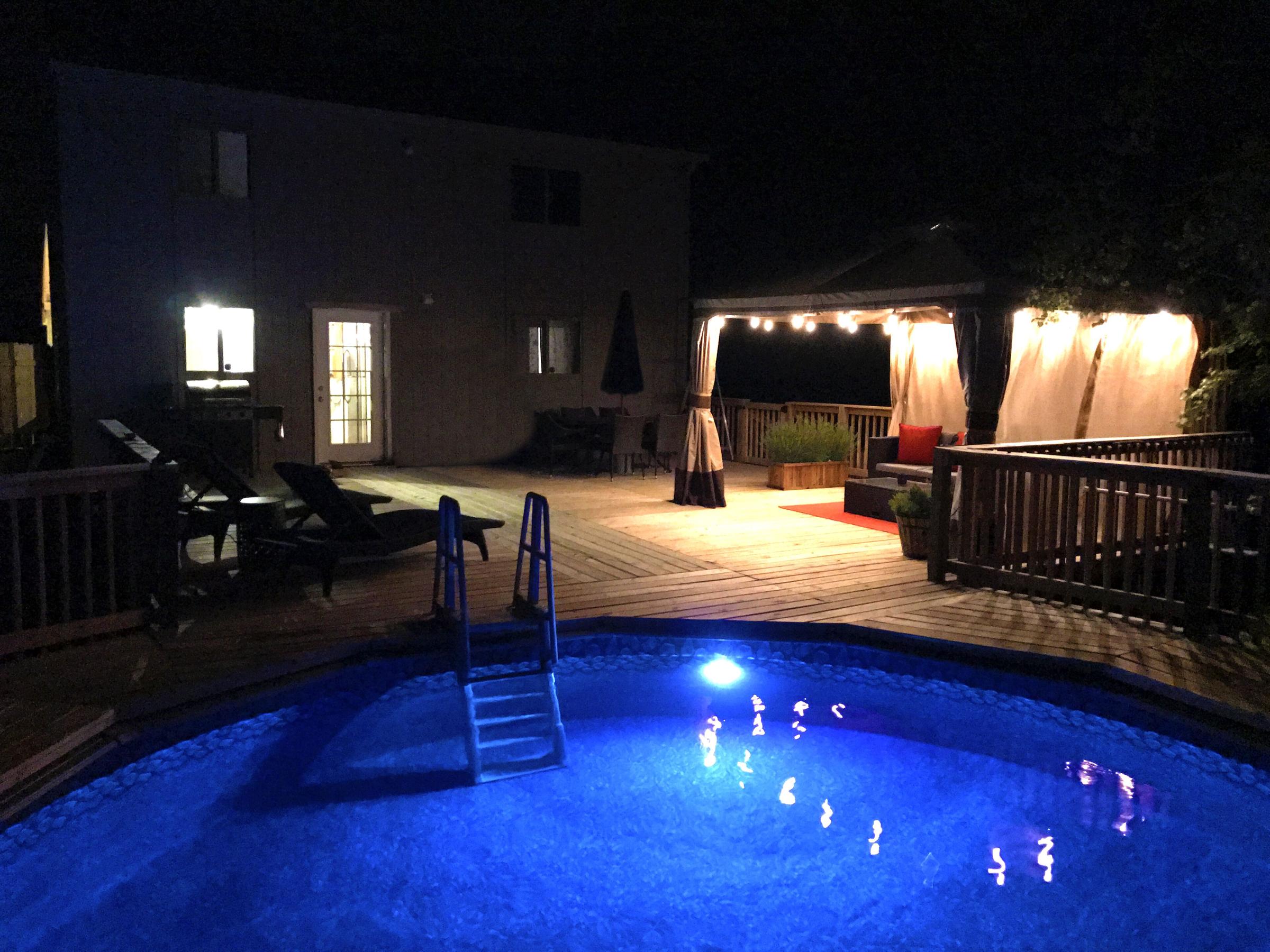 Pet Friendly Cedar Cabin Stylish Retreat with Pool