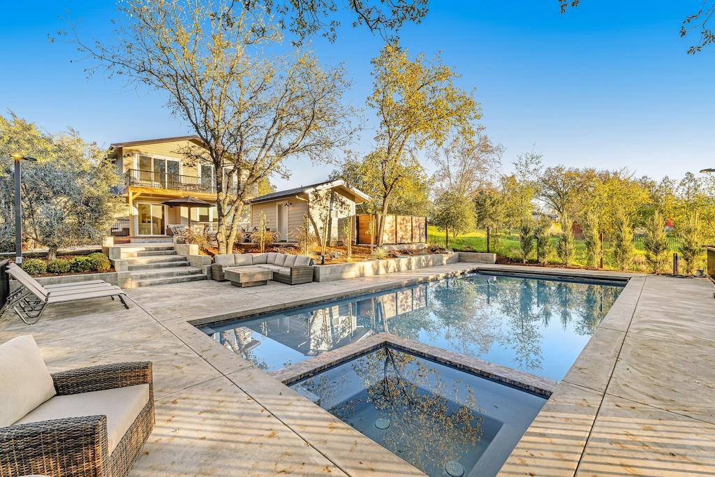 Healdsburg Luxury Pet Policy