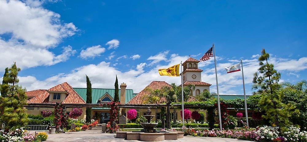 Pet Friendly South Coast Winery Resort and Spa