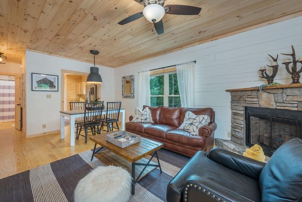 Cozy Mountain Cabin with Starlink WiFi Pet Policy