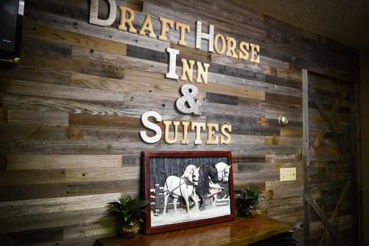 Pet Friendly Draft Horse Inn and Suites