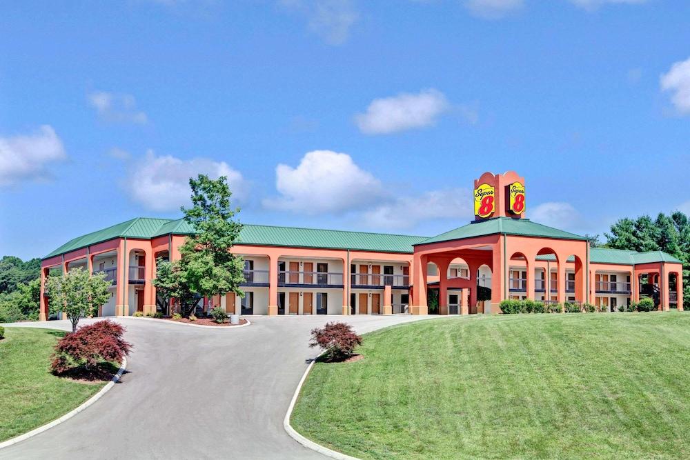 Pet Friendly Super 8 by Wyndham Knoxville East