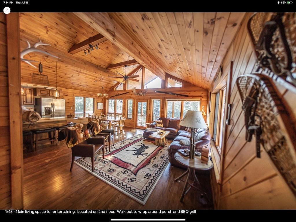 Loose Moose Lodge Pet Policy