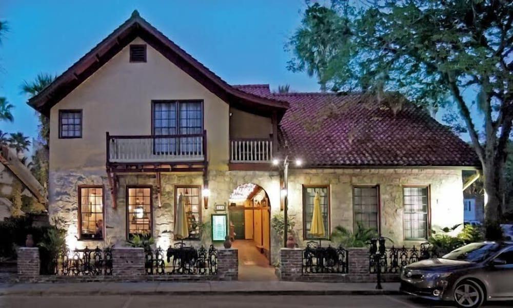 Pet Friendly Old City House Inn and Restaurant
