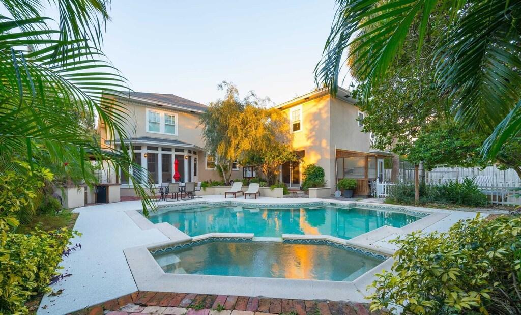 Pet Friendly Private Poolside Guest House in Winter Park