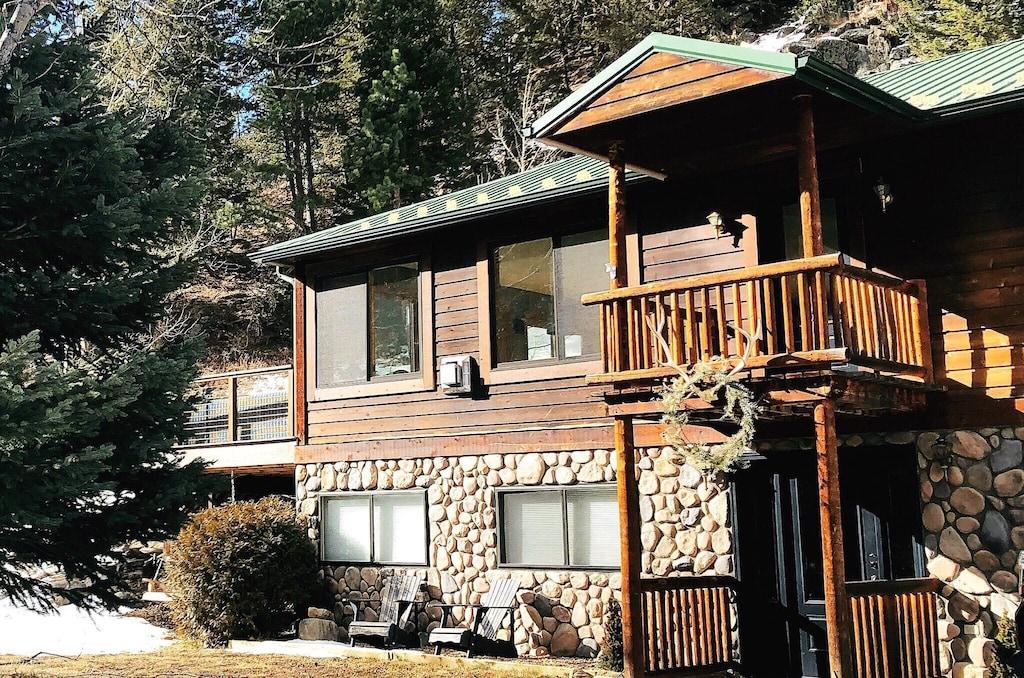 Estes Park Riverfront Home Pet Policy