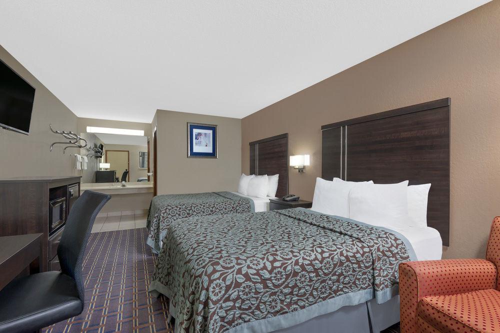 Pet Friendly Hotels In Maumee Oh Bringfido