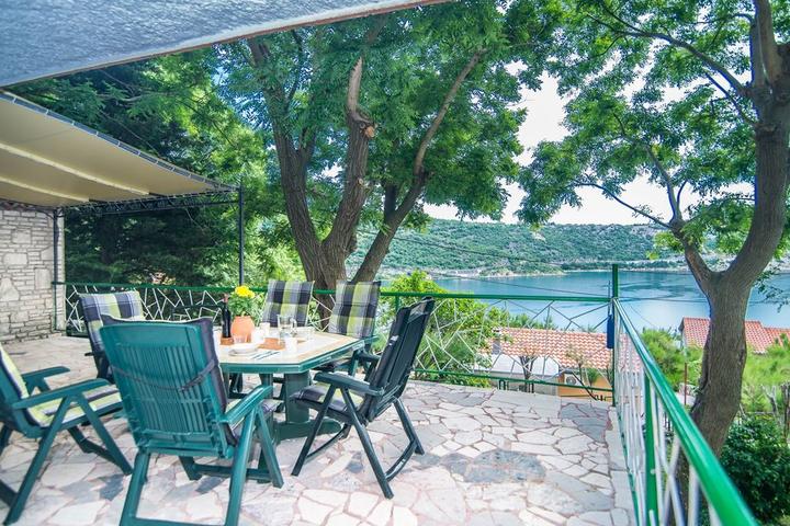 Pet Friendly Holiday House with Sea View & Pool