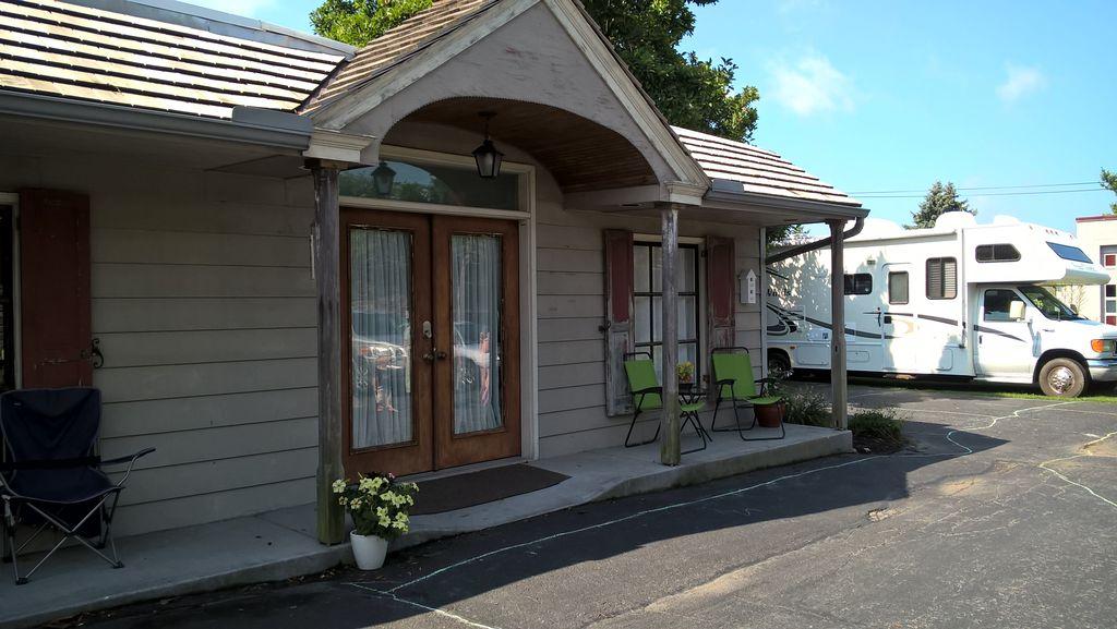 Pet Friendly Refreshing Breeze Guest House