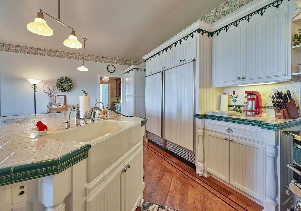 Sierra Mountain Retreat Pet Policy