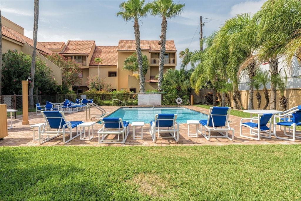 La Solana 110 Pet Policy